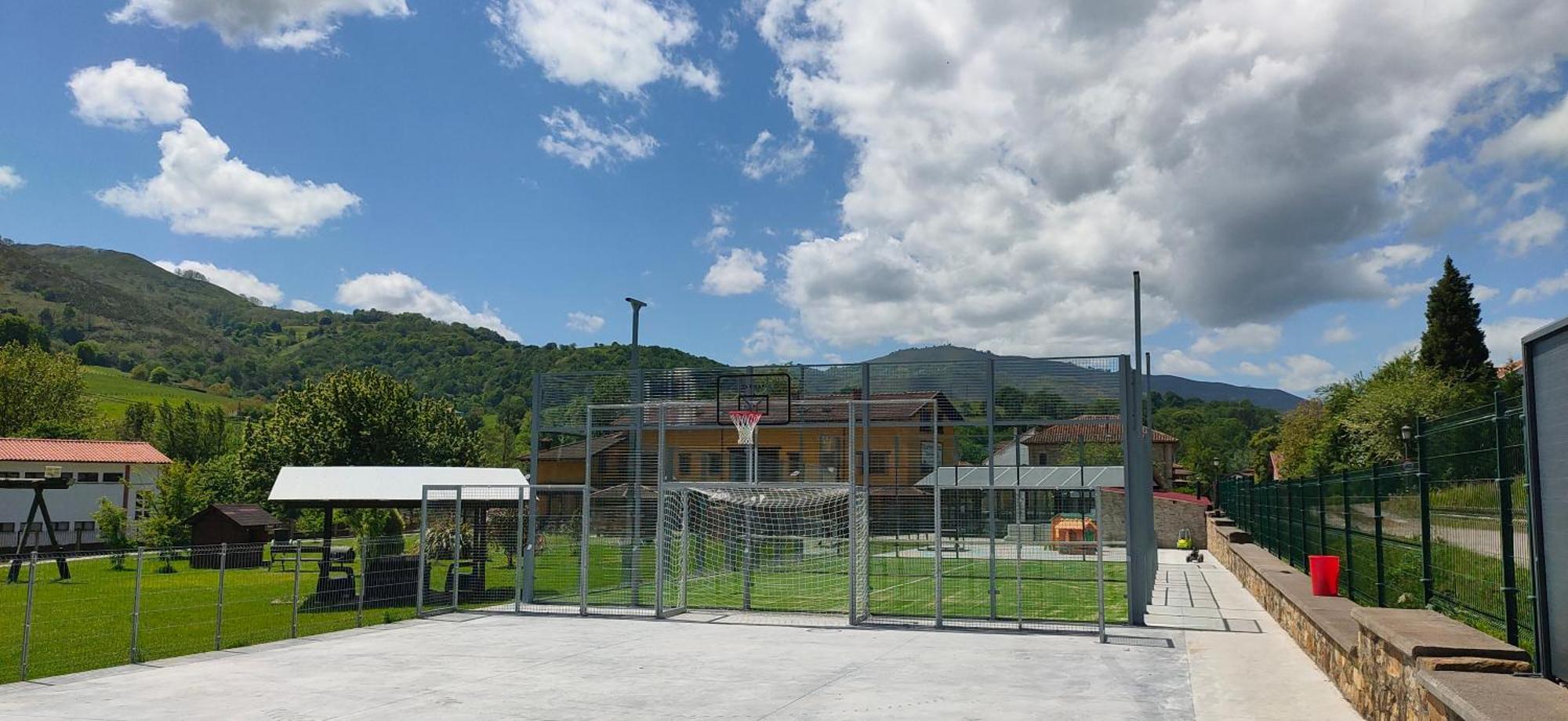 Apartamentos El Castaneu Corao Dış mekan fotoğraf